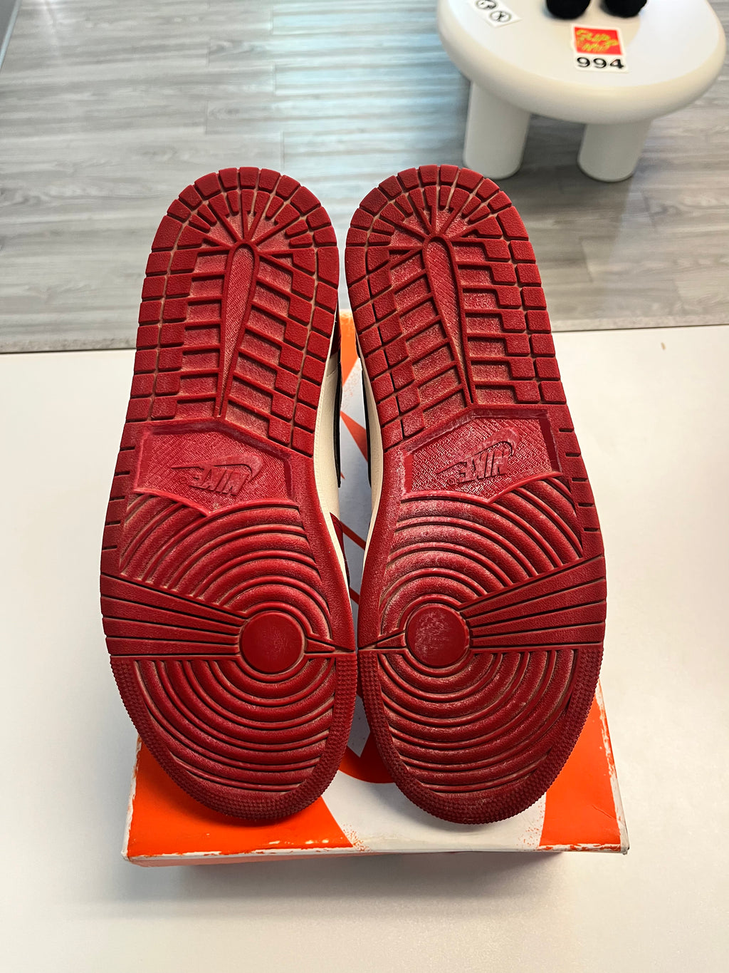 Air Jordan 1 Retro High OG 'Chicago Lost & Found' PRE-OWNED
