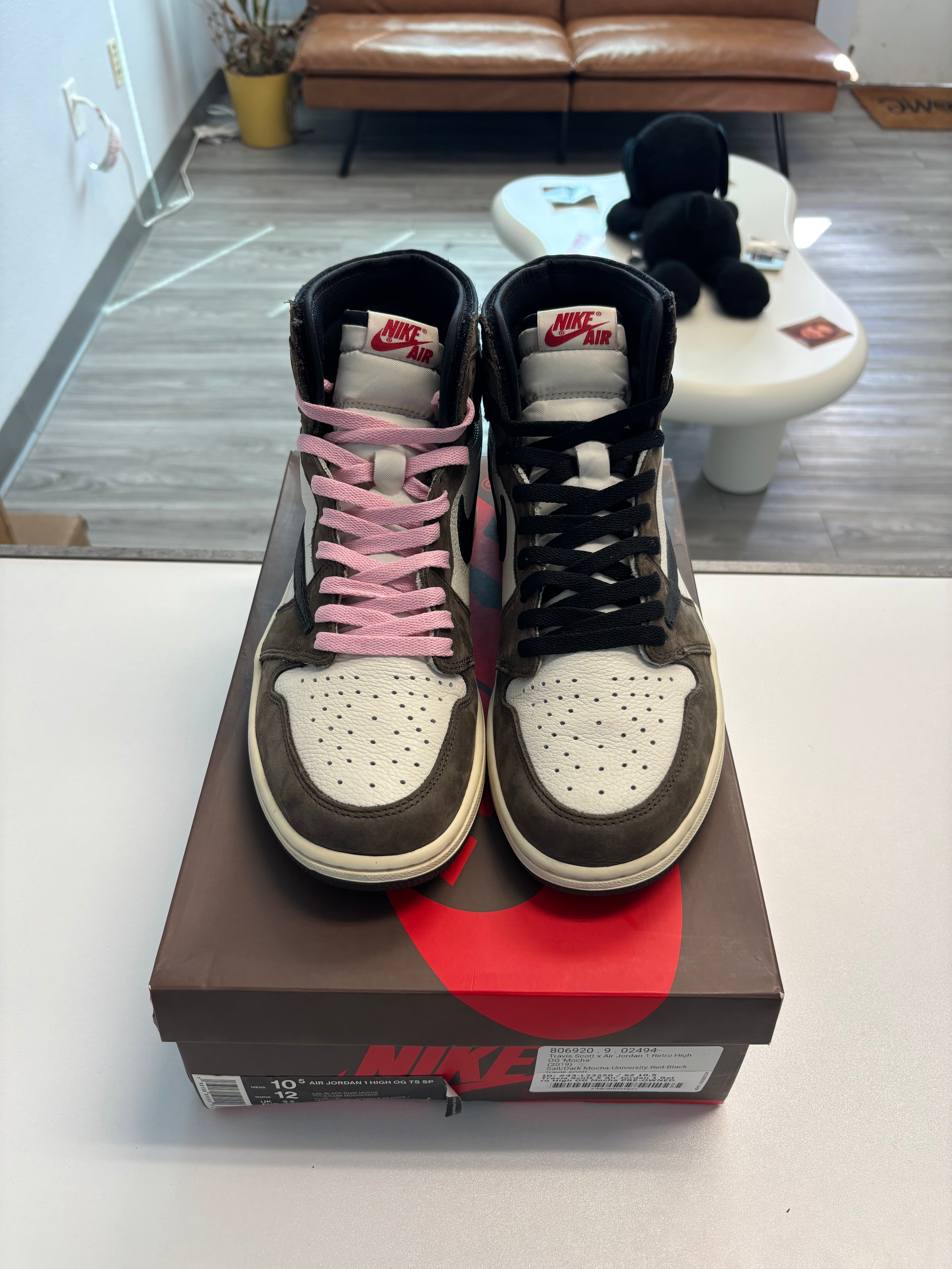 Travis Scott x Air Jordan 1 Retro High OG 'Mocha' Pre-Owned